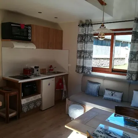Le De La Maison Soleil, Entre Et Montagne Alex