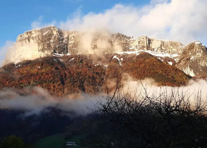 Le De La Maison Soleil, Entre Et Montagne Apartment *