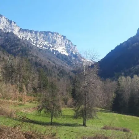 Le De La Maison Soleil, Entre Et Montagne Alex